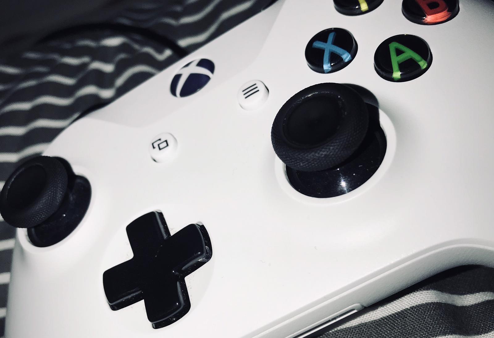 White Xbox controller